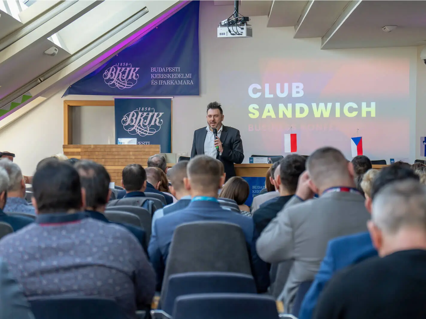 Új mentorprogram és új oktatások bevezetése